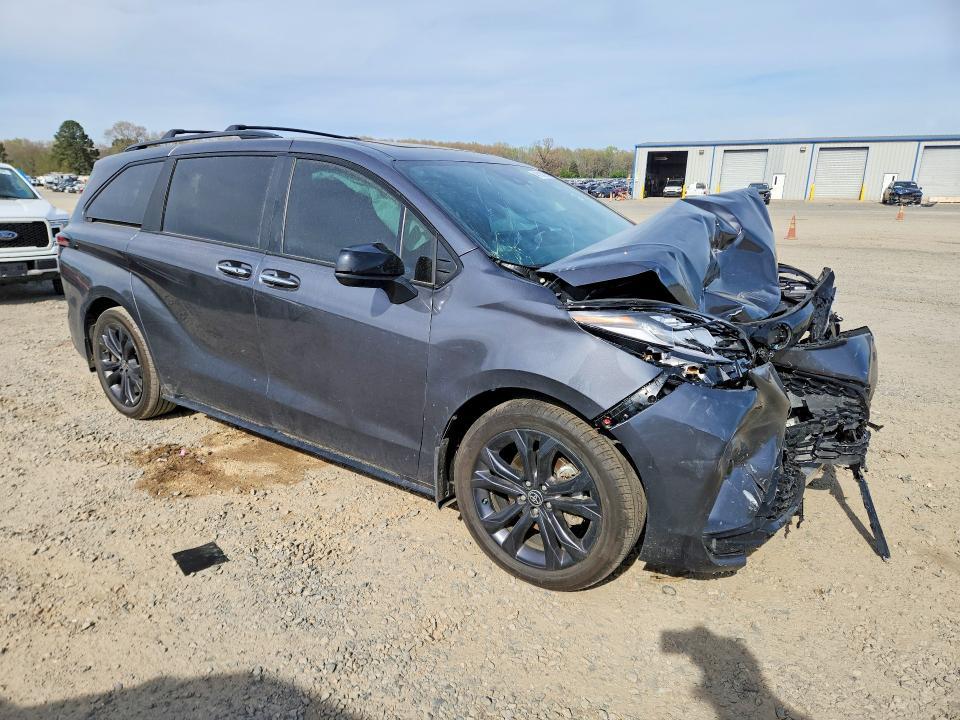 2025 Toyota Sienna xse 7-passenger