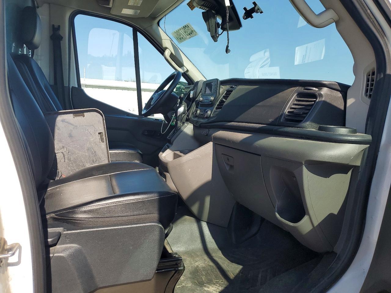 2022 Ford Transit Delivery Truck