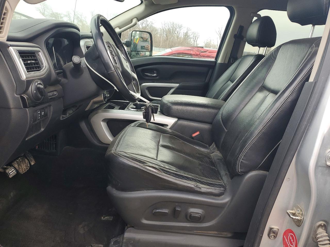 2019 Nissan Titan SV