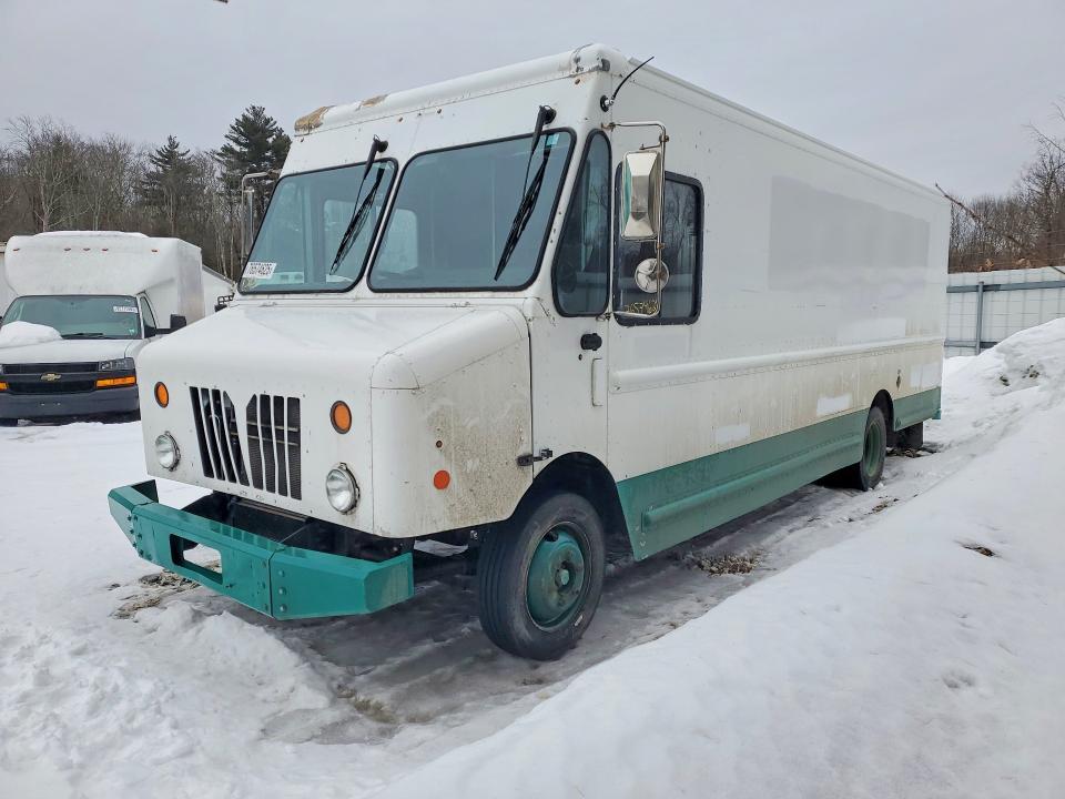 2015 Freightliner MT 45G Chassis Delivery Truck