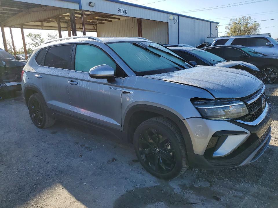 2024 Volkswagen Taos se