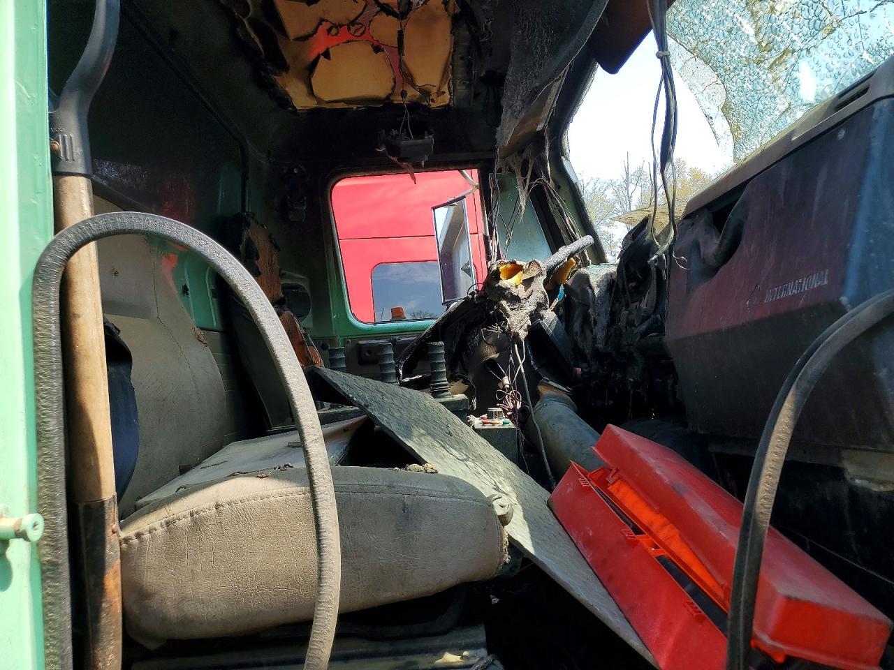 1998 International 2000 2674