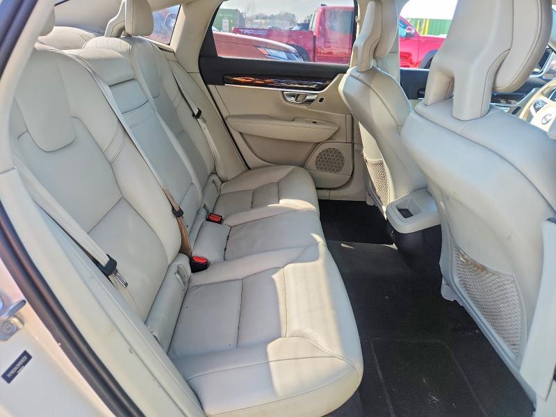 2017 Volvo S90 T5 Momentum