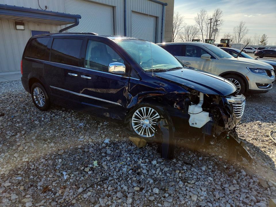 2013 Chrysler Town & Country Touring l