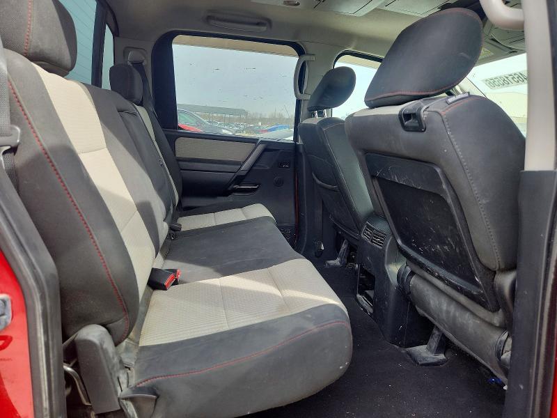 2011 Nissan Titan sv