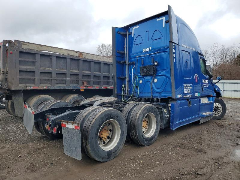 2022 Freigliner 2022 Freightliner Cascadia 126 Semi Truck