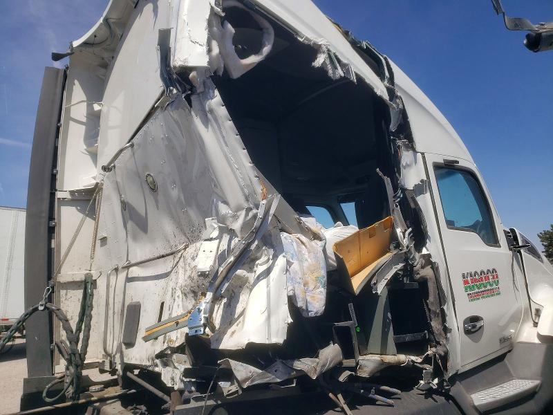 2019 Kenworth T680 Semi Truck