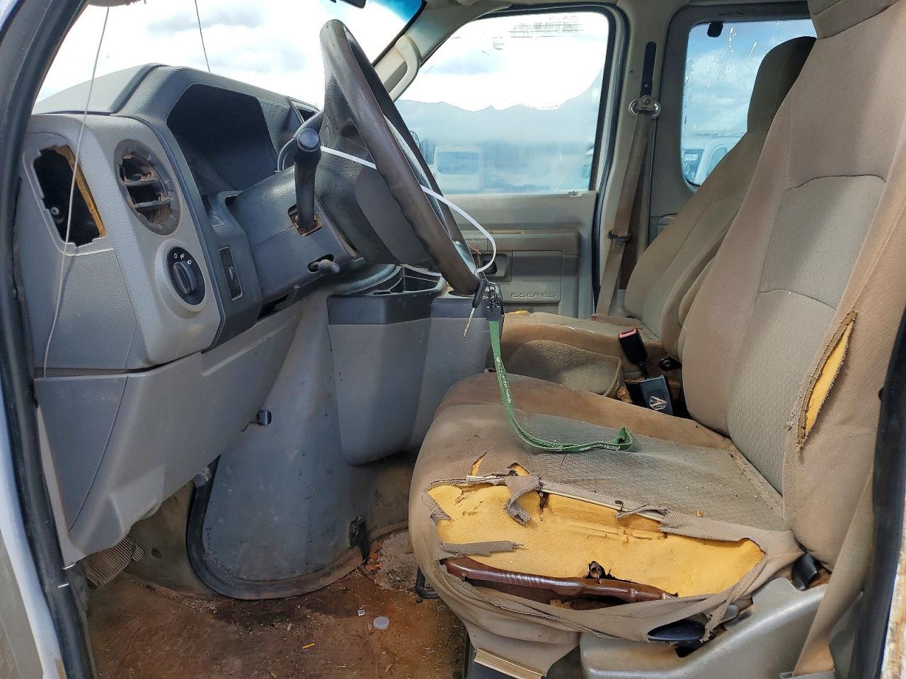 2014 Ford Econoline E350 Super Duty Wagon
