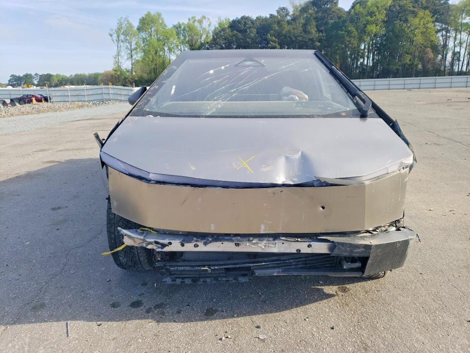 2025 Tesla Cybertruck