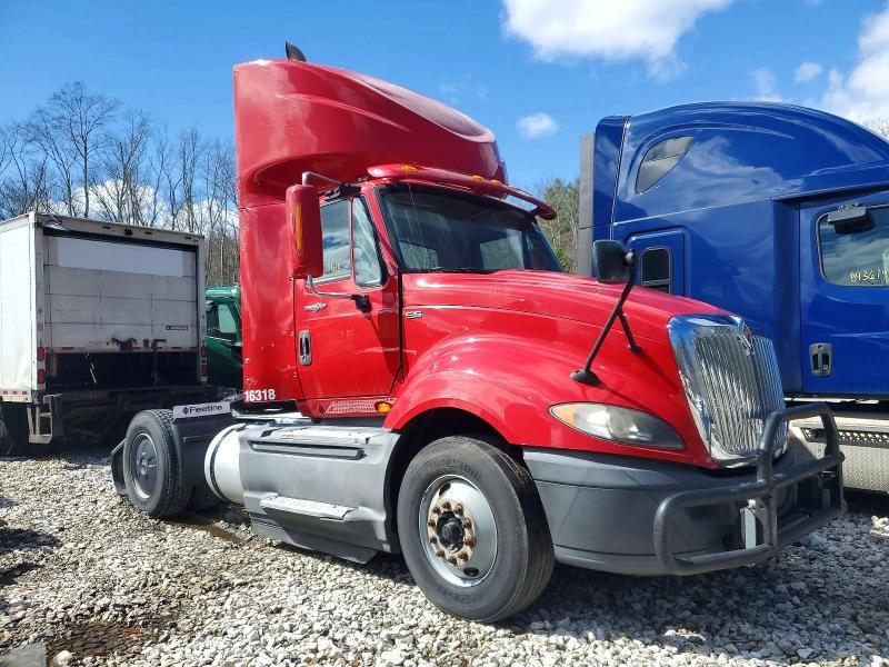2016 International PROSTAR+122 6X4 Semi Truck