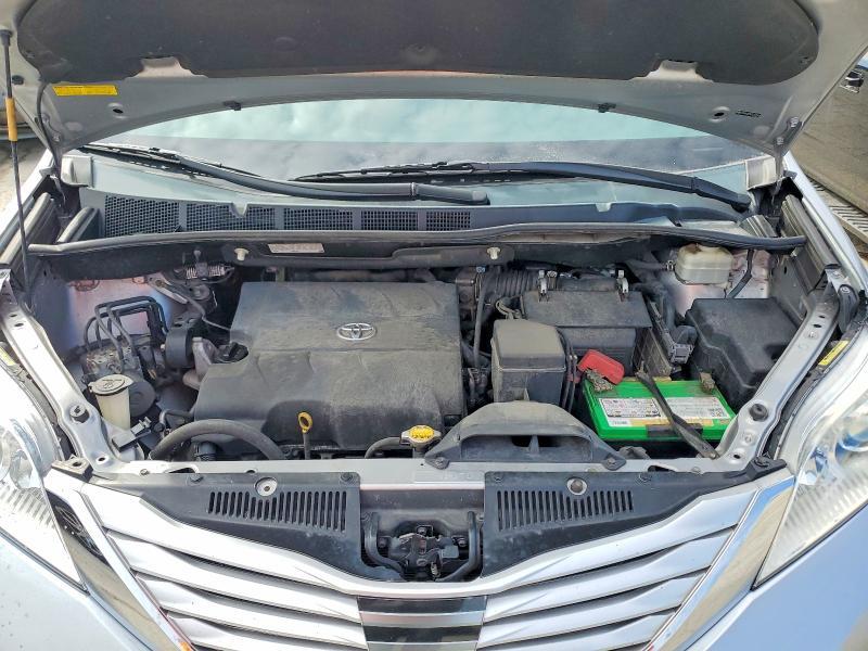 2013 Toyota Sienna Limited 7-passenger