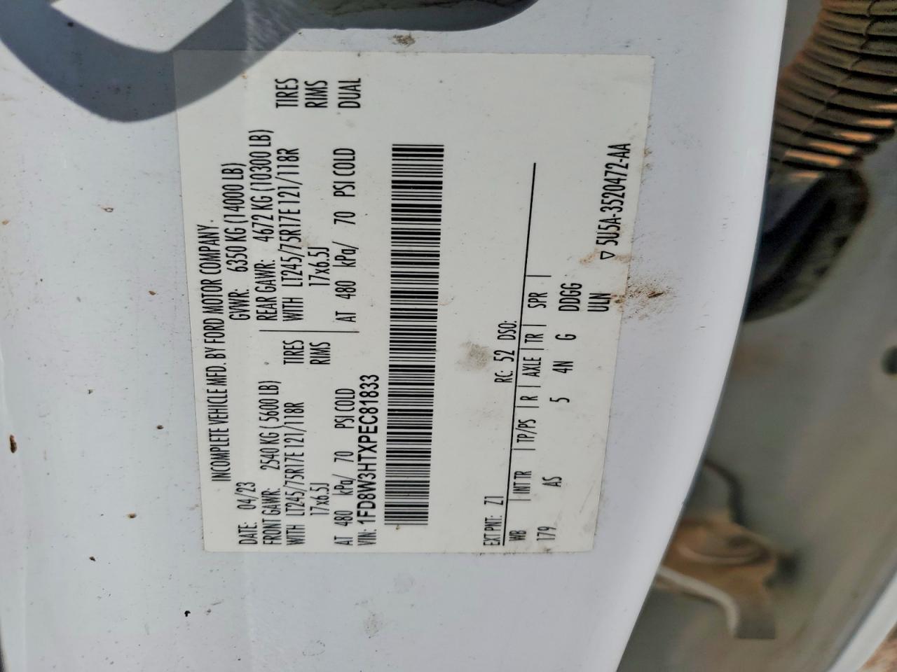 2023 Ford F350 Super Duty Flatbed Truck