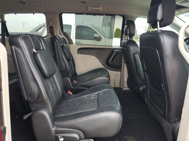 2012 Chrysler Town & Country Touring l