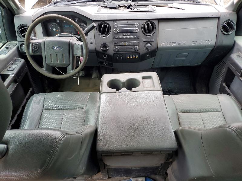 2014 Ford F450 Super Duty Flatbed Truck