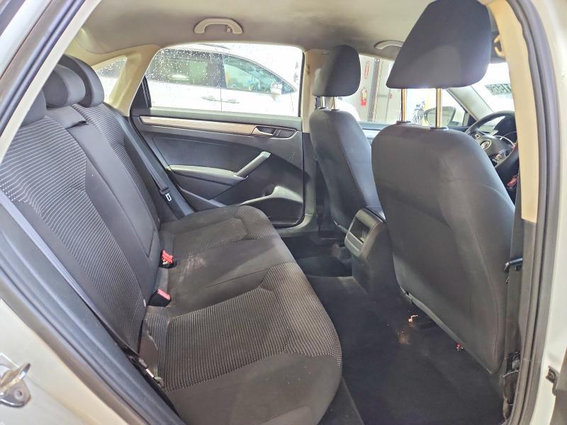 2016 Volkswagen Passat s