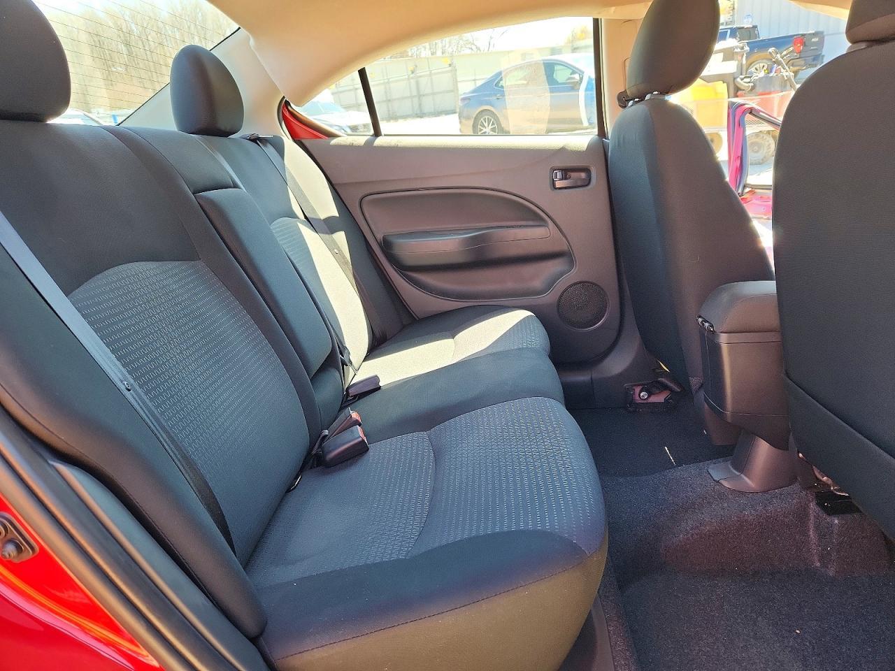 2023 Mitsubishi Mirage G4 es