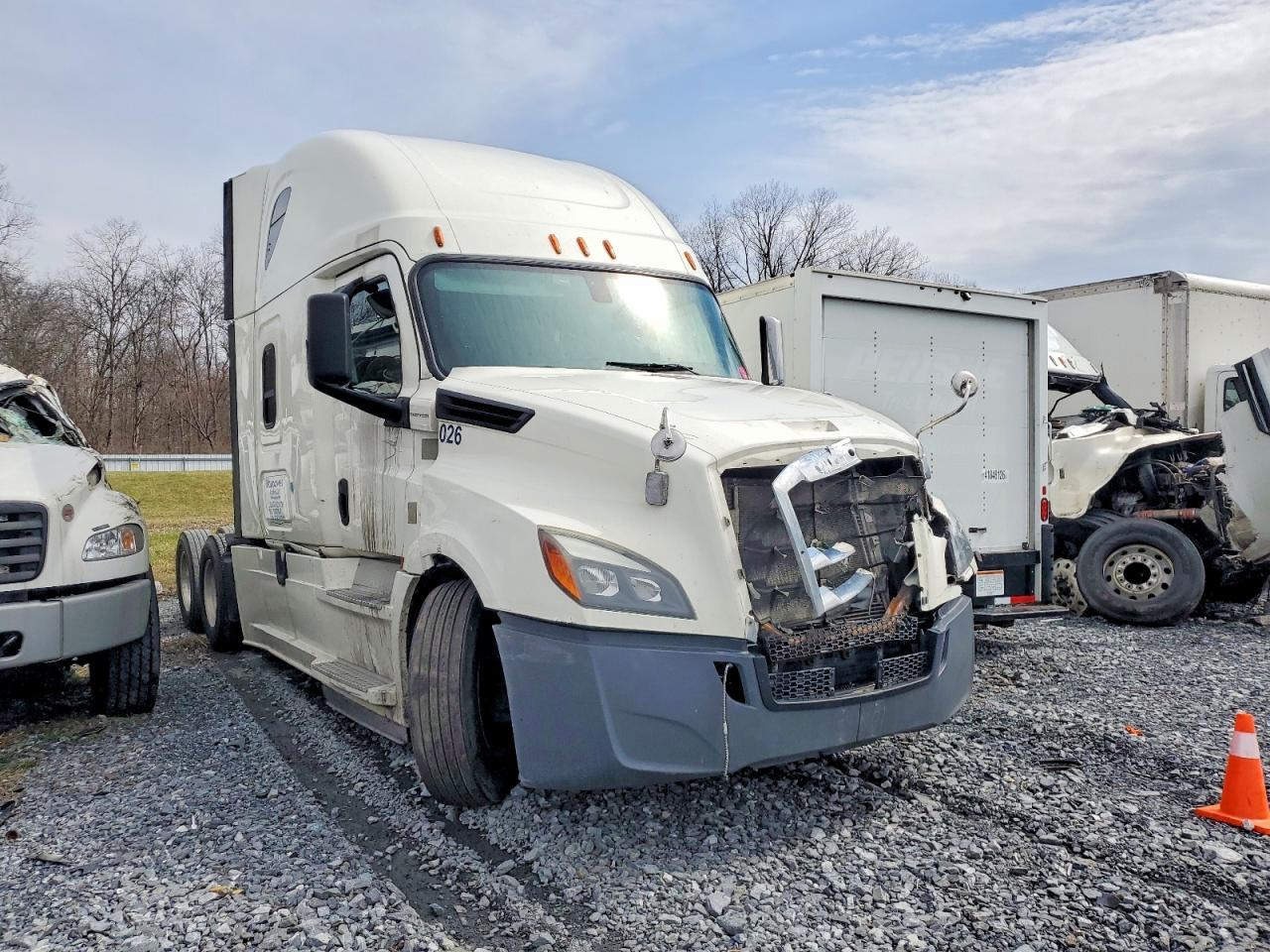 2019 Freigliner 2019 Freightliner Cascadia 126 Semi Truck