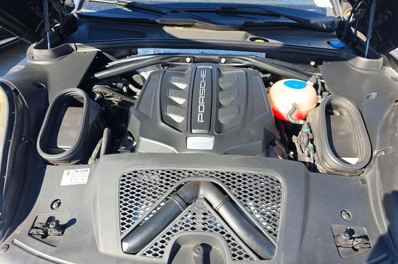 2017 Porsche Macan gts