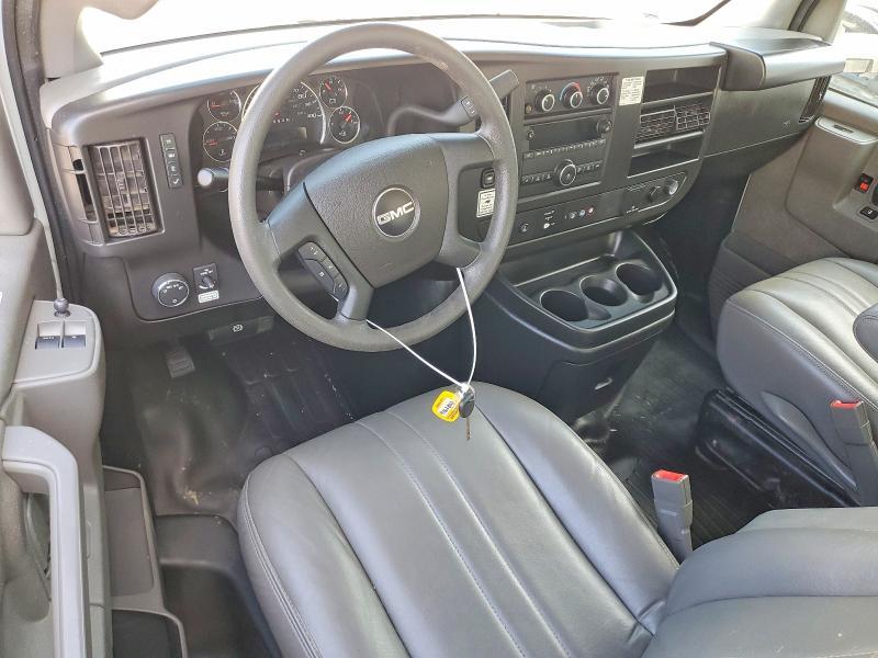 2022 GMC Savana BOX Truck