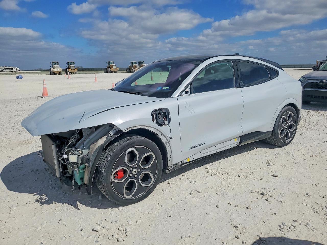 2022 Ford Mustang Mach-e gt