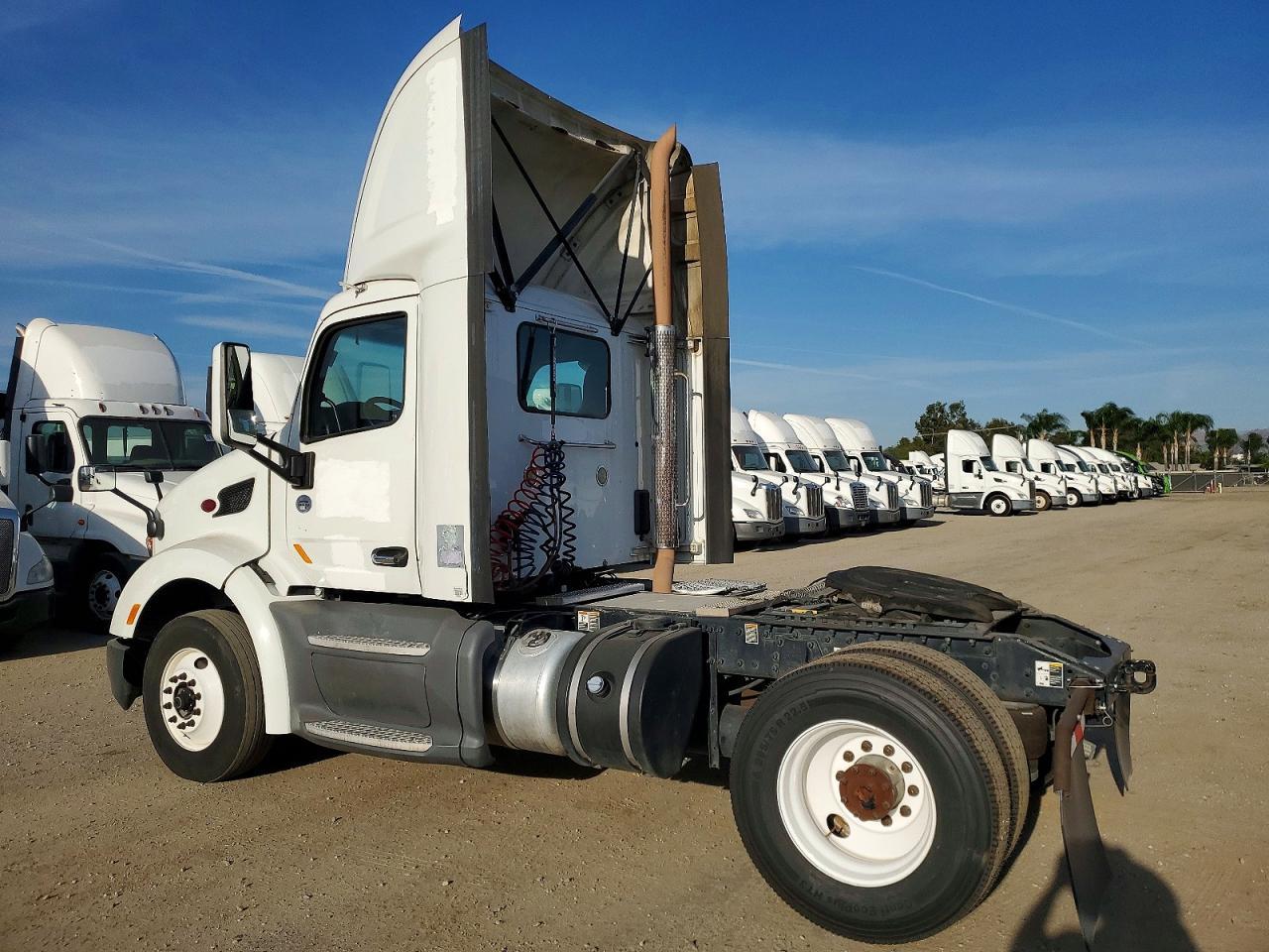 2017 Peterbilt 579