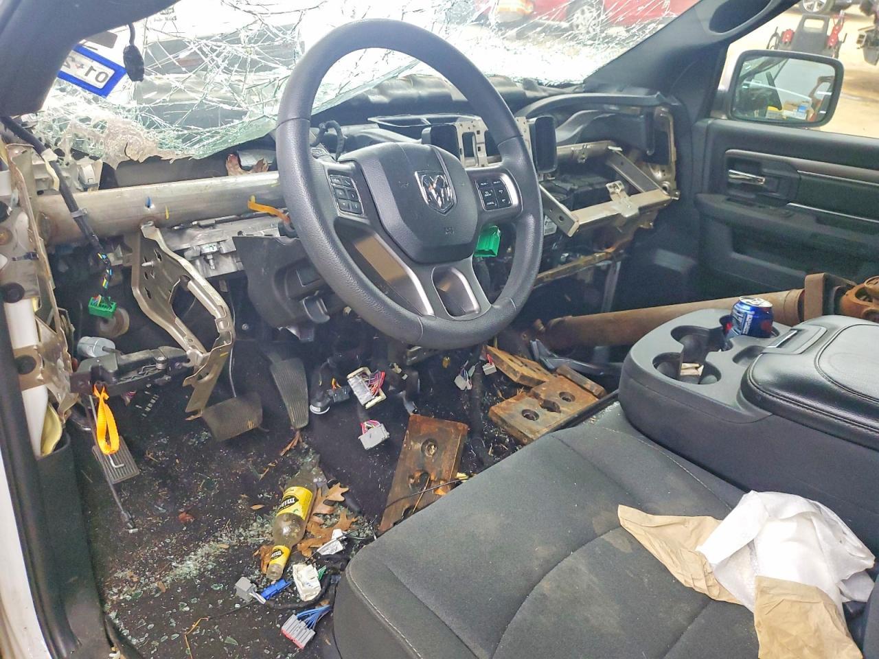 2024 Dodge RAM 1500 Classic SLT