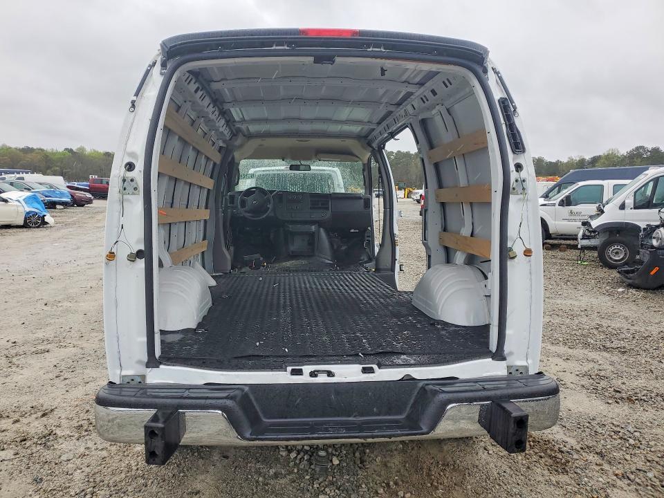2025 Chev Express G2500
