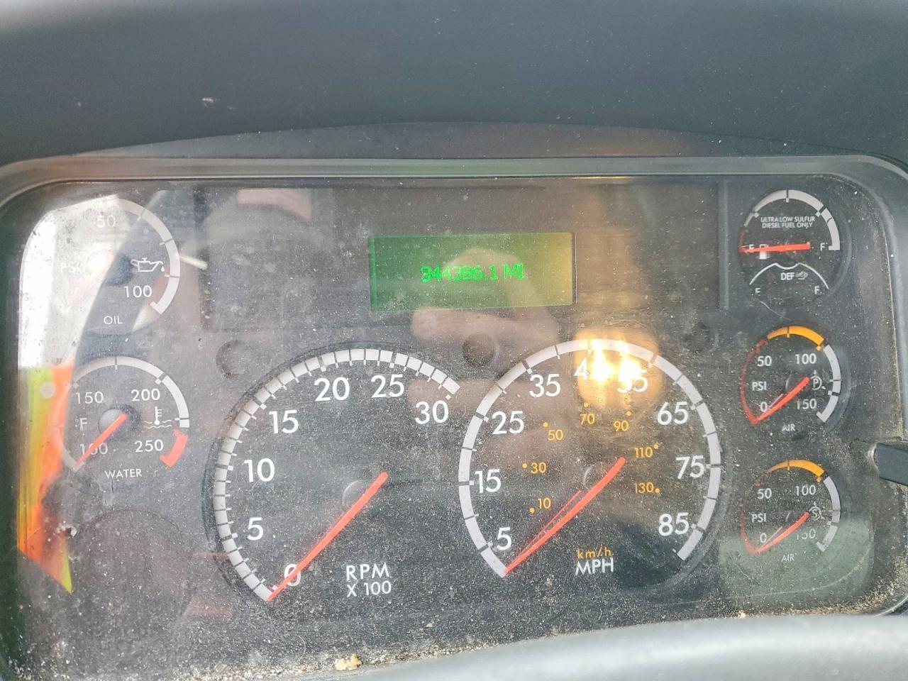 2018 Freigliner 2018 Freightliner Business Class M2 BOX Truck