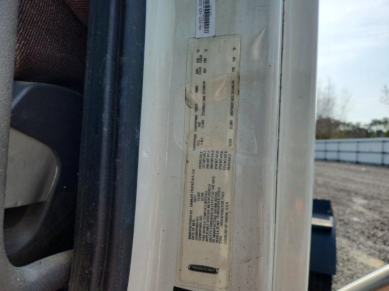 2018 Freigliner 2018 Freightliner Cascadia 113 Semi Truck