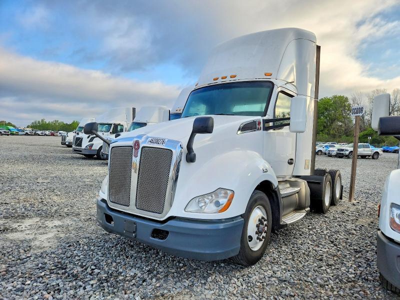 2017 Kenworth T680 Semi Truck