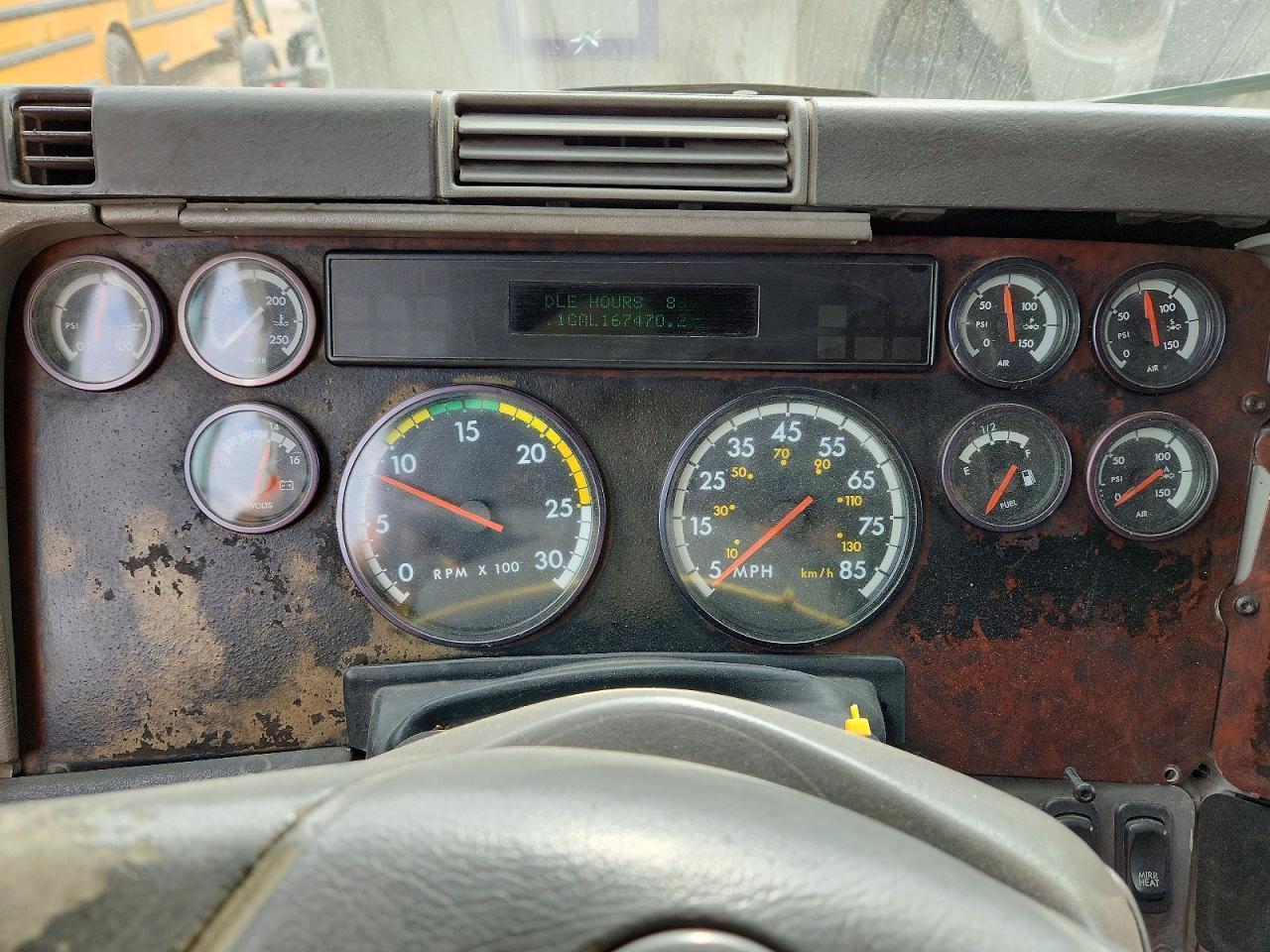 1998 Freightliner Convention-Semi Truck