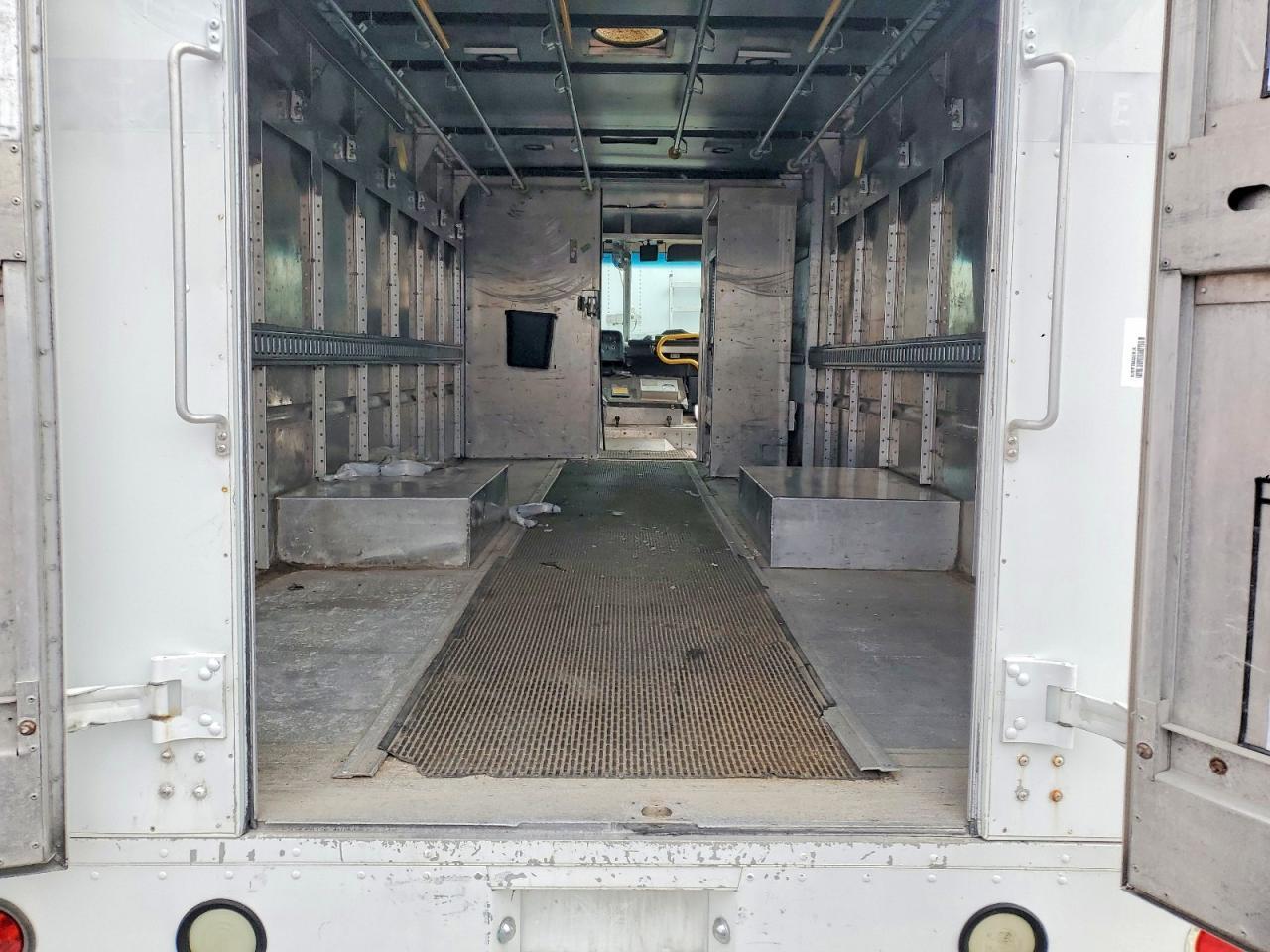 2014 Freightliner MT55G Chassis Delivery Truck