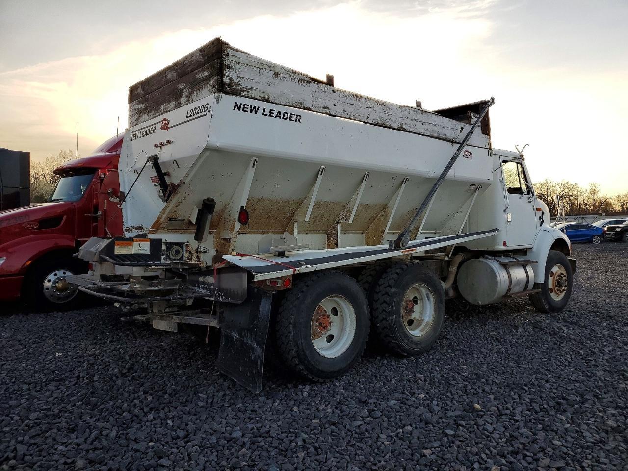 1993 International F-8100 Spreader Truck
