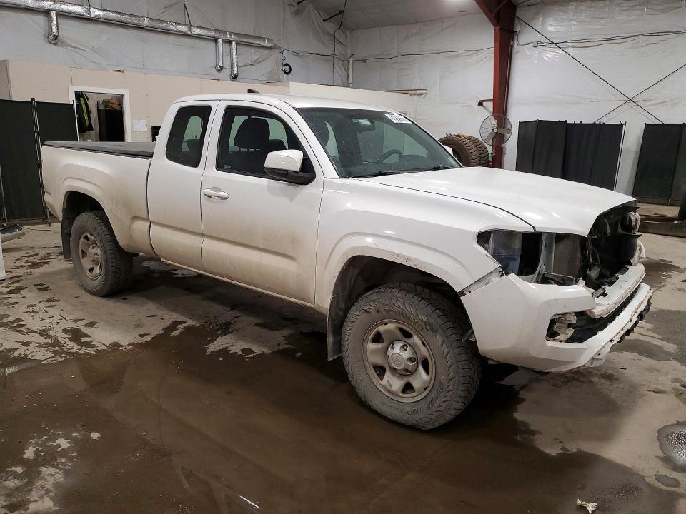 2016 Toyota Tacoma SR