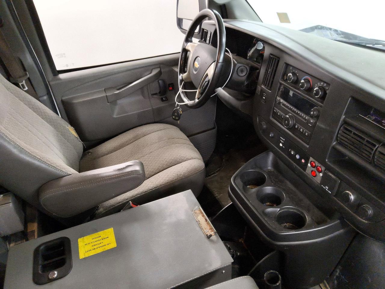 2017 Chevrolet Express 2500 Cargo Utility / Service van