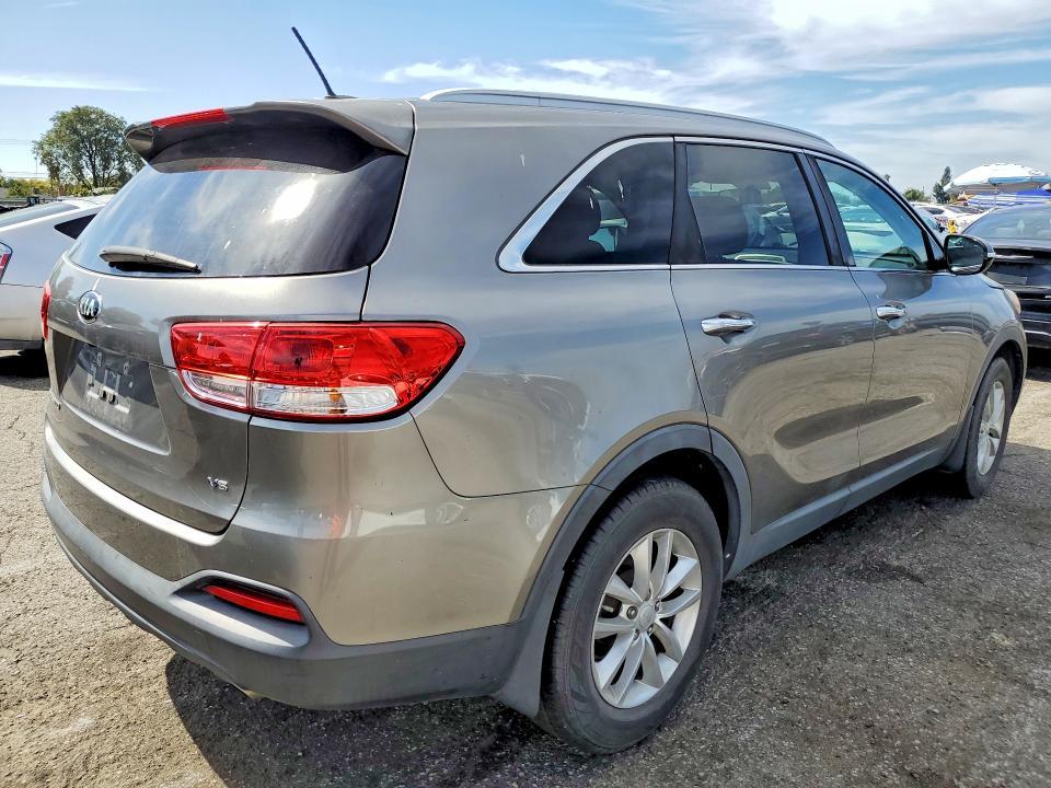 2016 KIA Sorento lx V6