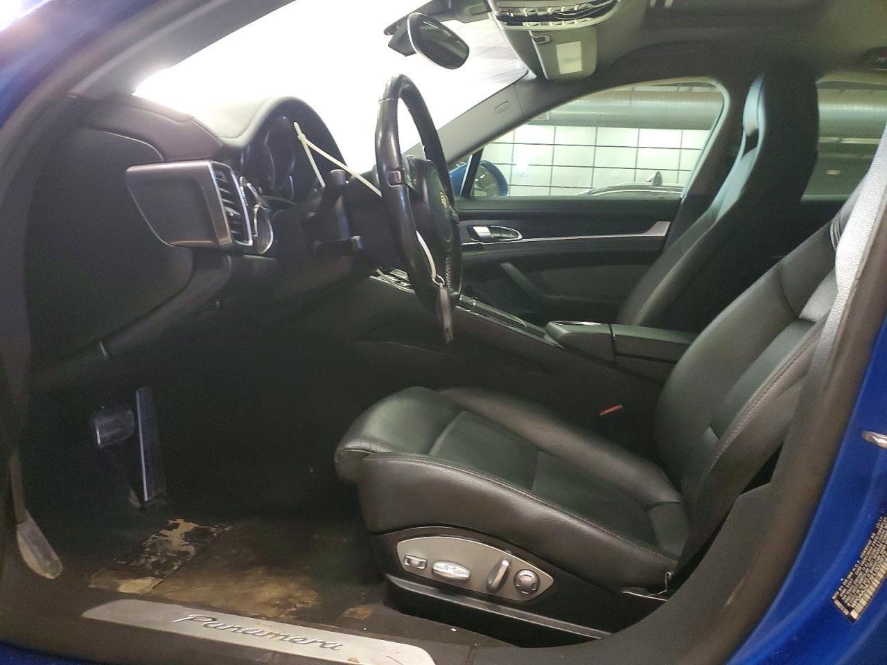 2015 Porsche Panamera 2
