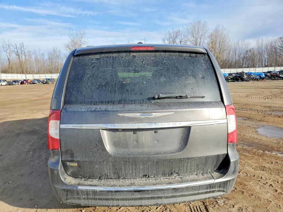 2016 Chrysler Town & Country Touring
