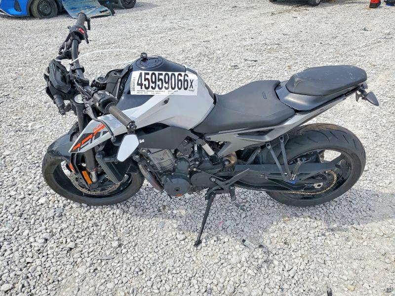 2023 KTM 790 Duke