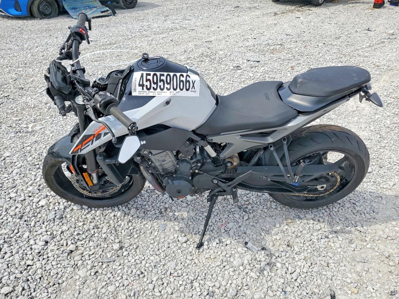 2023 KTM 790 Duke