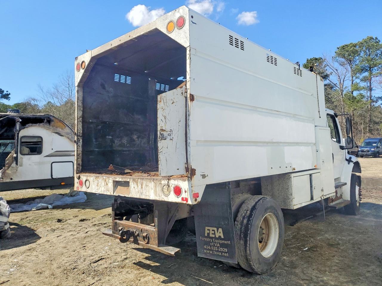 2016 Freigliner 2016 Freightliner Business Class M2 Chipper Truck