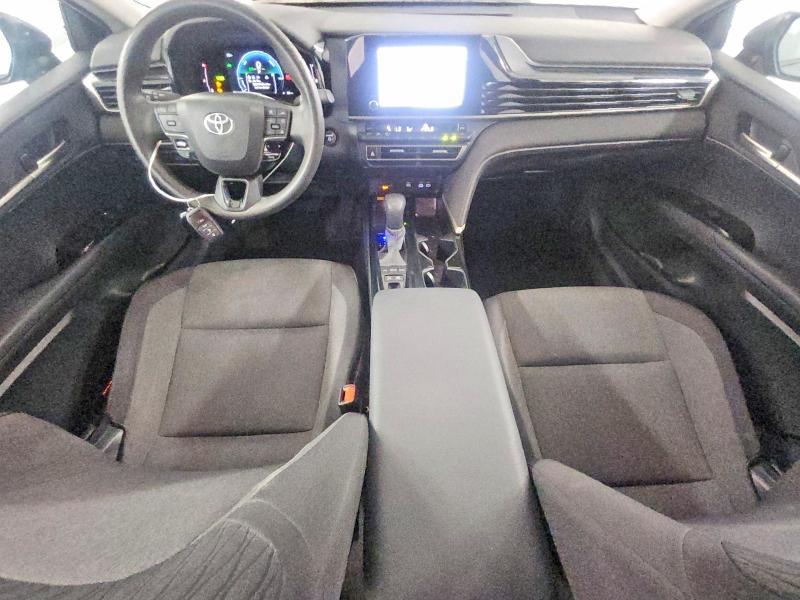 2025 Toyota Camry le