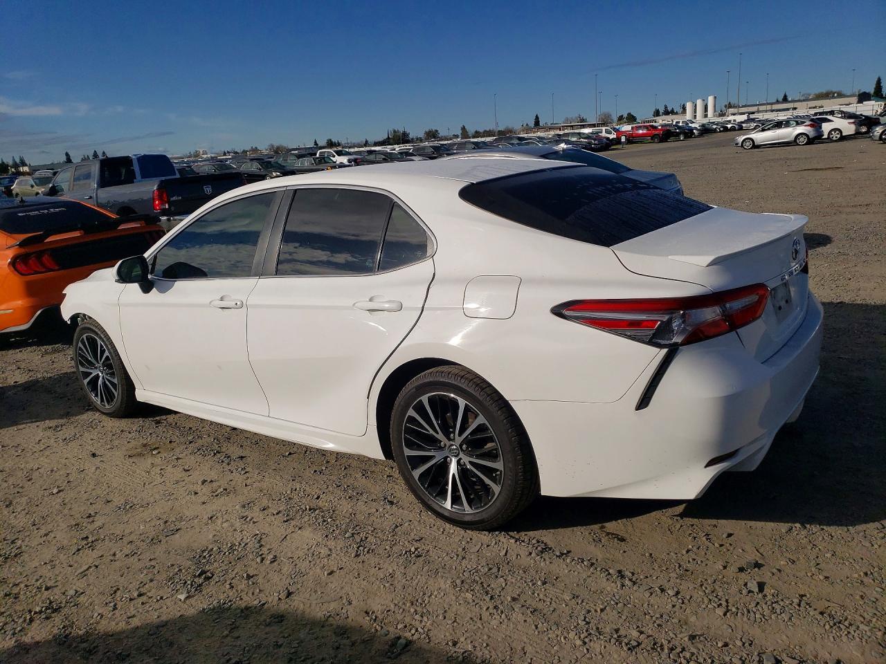 2018 Toyota Camry se