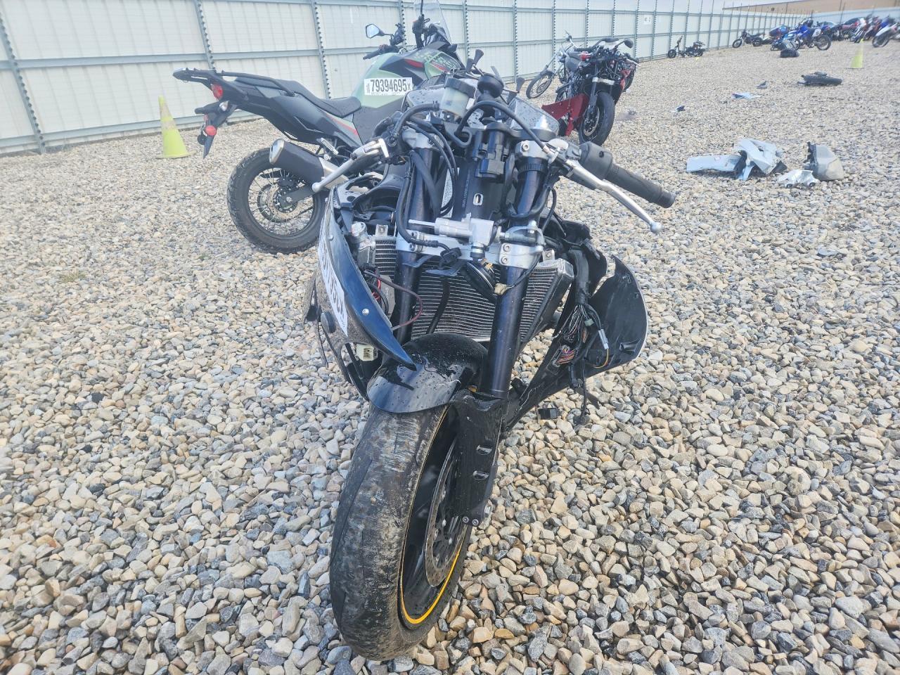 2011 Yama YZFR1