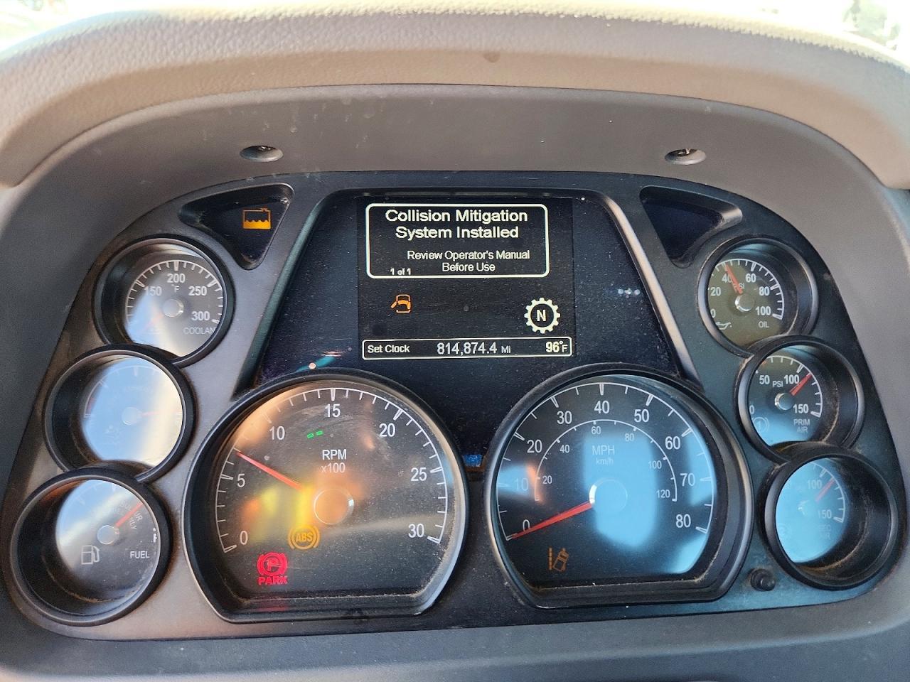 2017 Peterbilt 579 Semi Truck