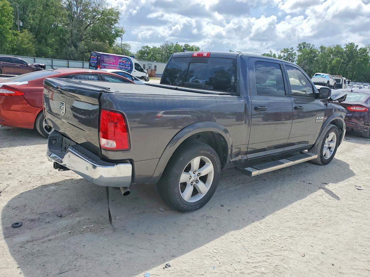 2015 Dodge RAM 1500 SLT