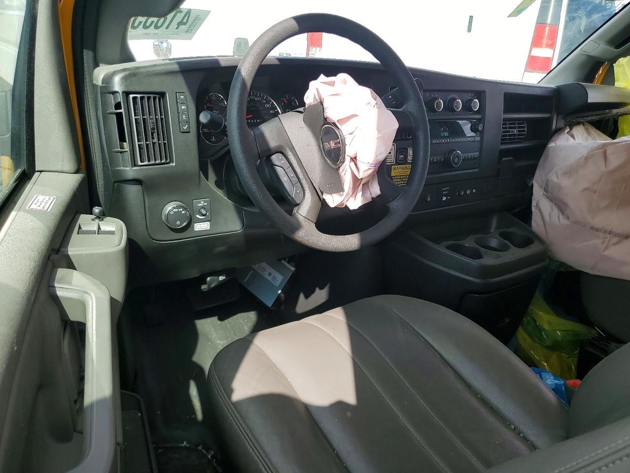 2024 GMC Savana BOX Truck