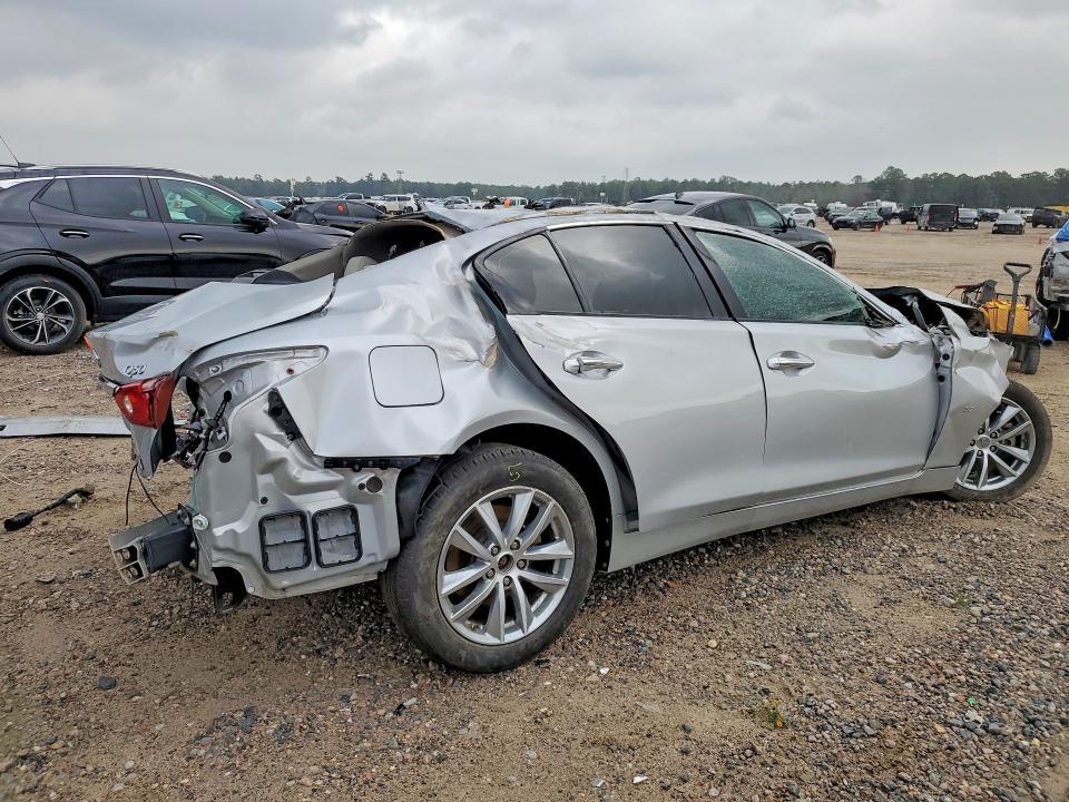 2015 Infiniti Q50 Base