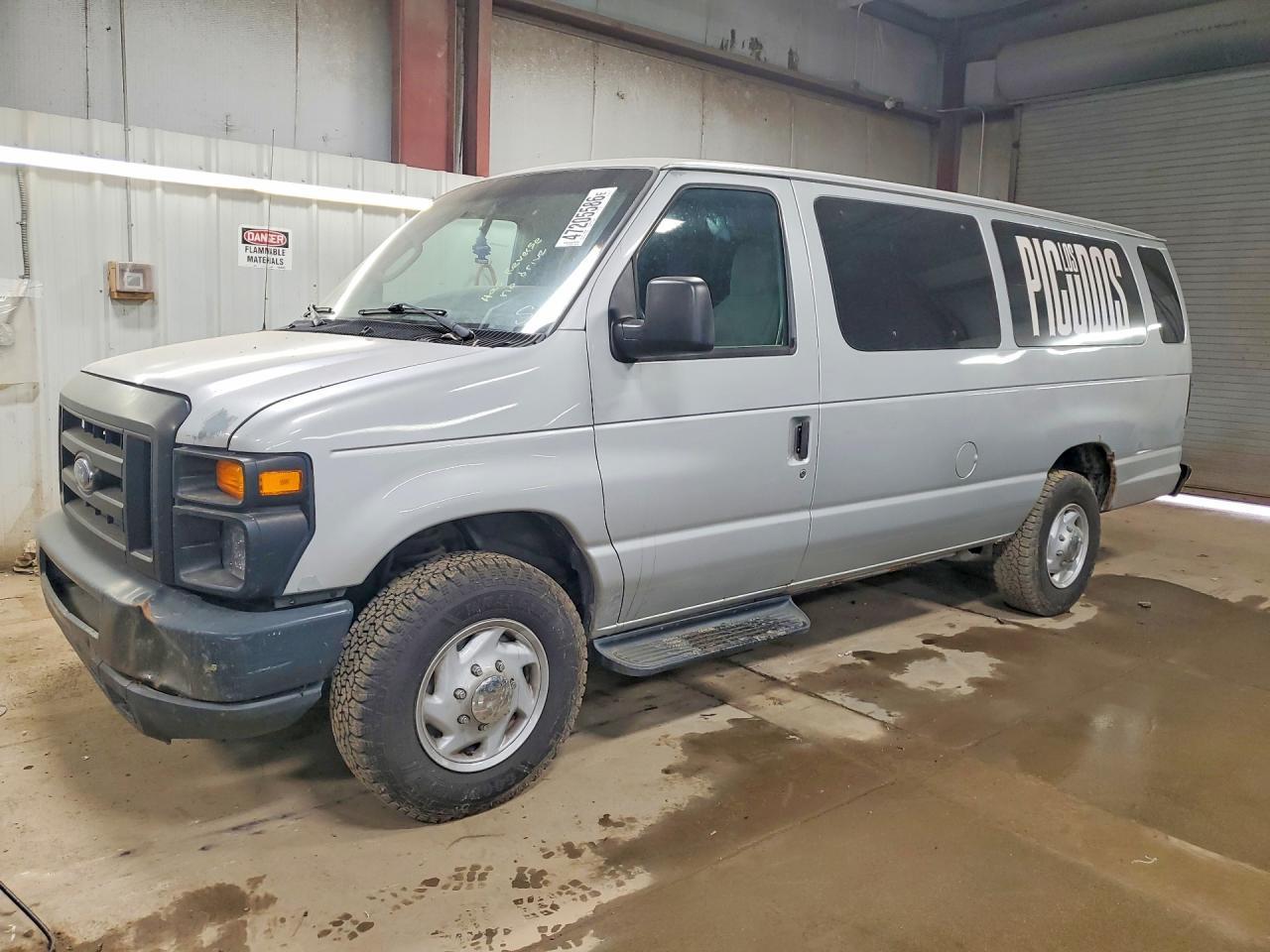 2009 Ford Econoline E350 Super Duty Wagon