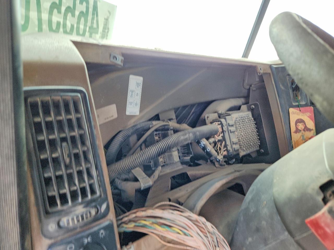 2013 Mack 700 GU700